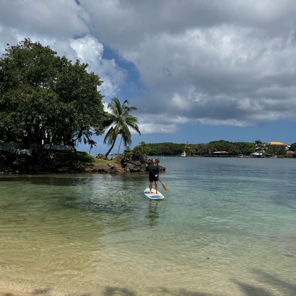 Meet your Posher, Amanda - Picture 1 of 1